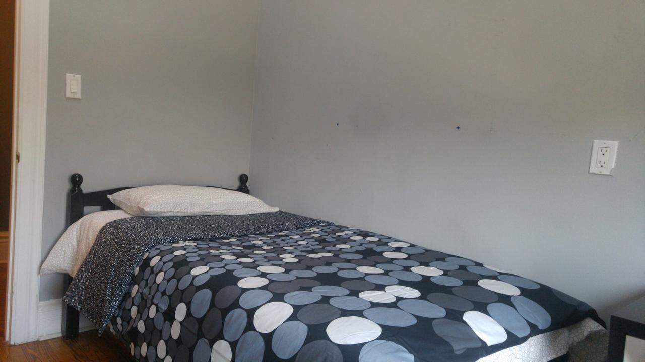 Guest House On The Carlton Street. Toronto Extérieur photo