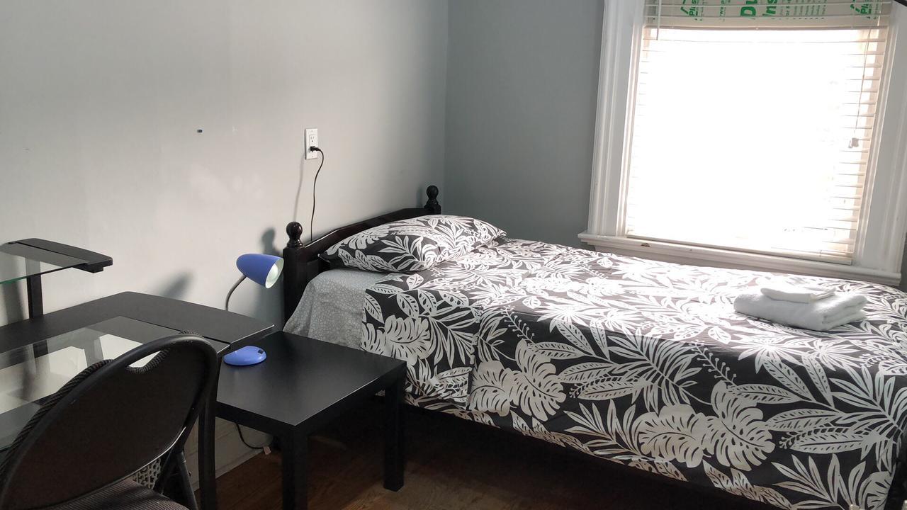 Guest House On The Carlton Street. Toronto Extérieur photo