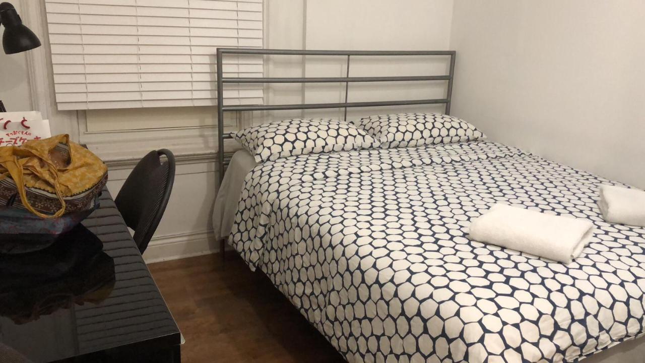 Guest House On The Carlton Street. Toronto Extérieur photo