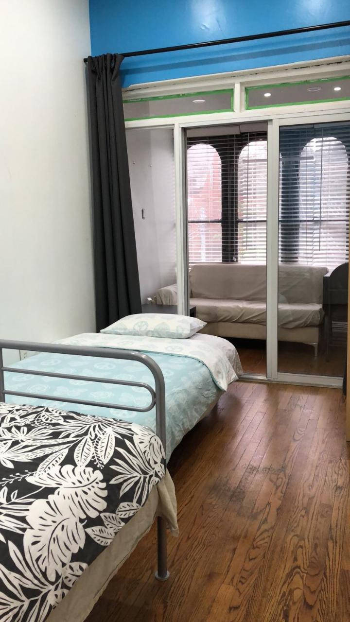 Guest House On The Carlton Street. Toronto Extérieur photo